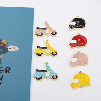 6pcs desenho animado Japonês Brinco de Presentes Para os Filhos, vida, diversão carro elétrico capacete capacete pingente Bonito DIY jóia brinco de material