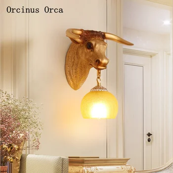 Estilo europeu retro vaca dourada da cabeça de lâmpada de parede da sala de estar de plano de fundo de parede de quarto de cabeceira lâmpada de resina de vidro fosco, lâmpada de parede